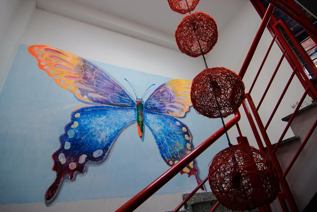 Wanderlust Saigon Hostel & Rooftop Bar Cidade de Ho Chi Minh Exterior foto