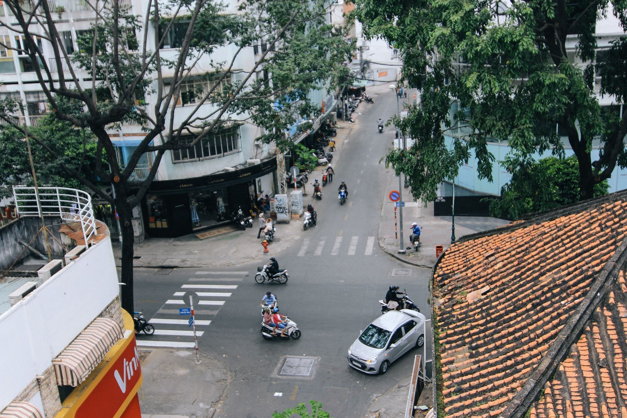 Wanderlust Saigon Hostel & Rooftop Bar Cidade de Ho Chi Minh Exterior foto